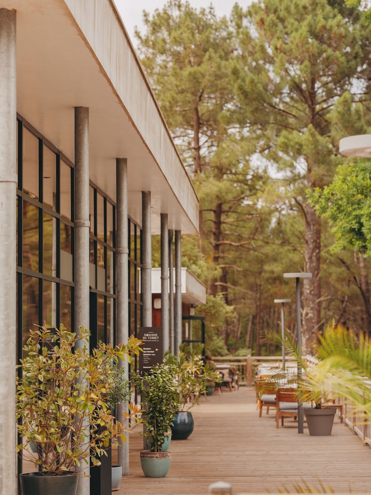 Domaine du Ferret Restaurant & Spa by Germain Collection 77/83