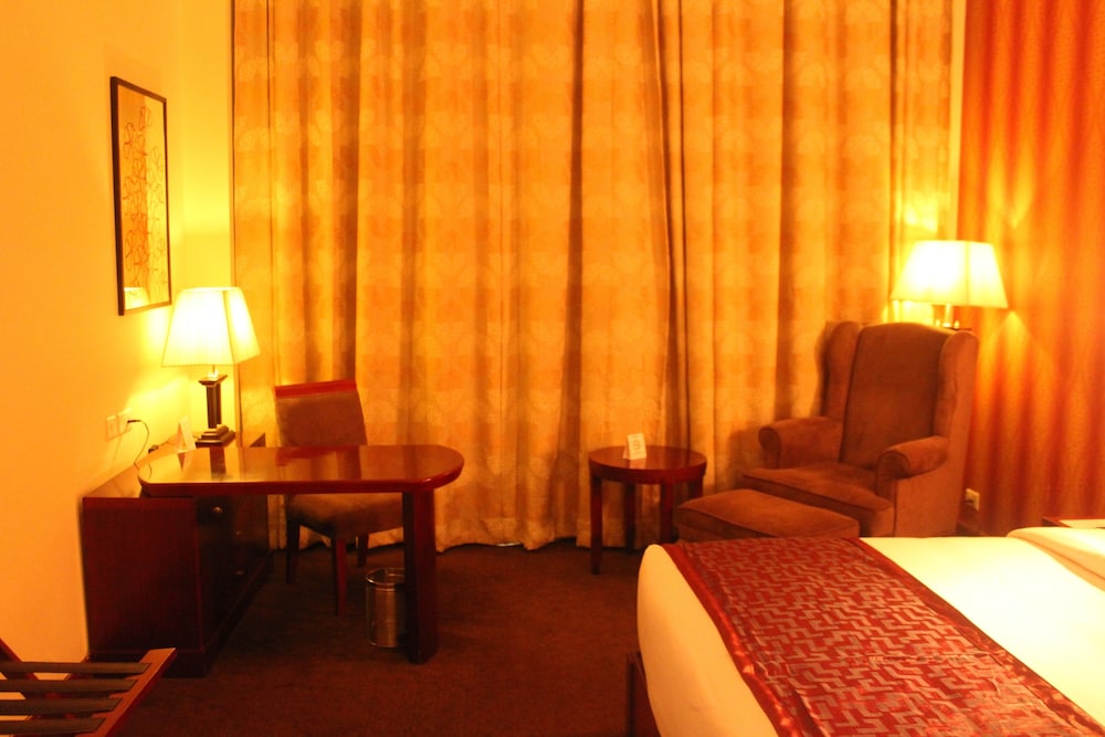 Ramada by Wyndham Jaipur Jaisinghpura 34/59