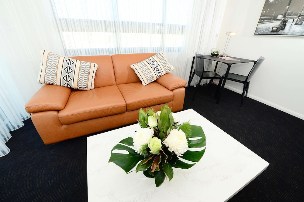Oaks Gladstone Grand Hotel 38/72