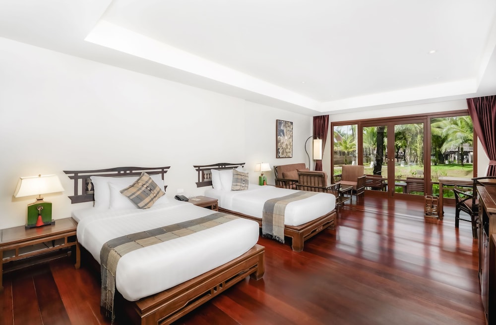SIAM, CHALET