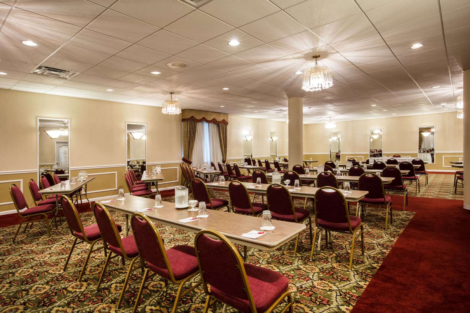 Ramada by Wyndham Ligonier 34/42
