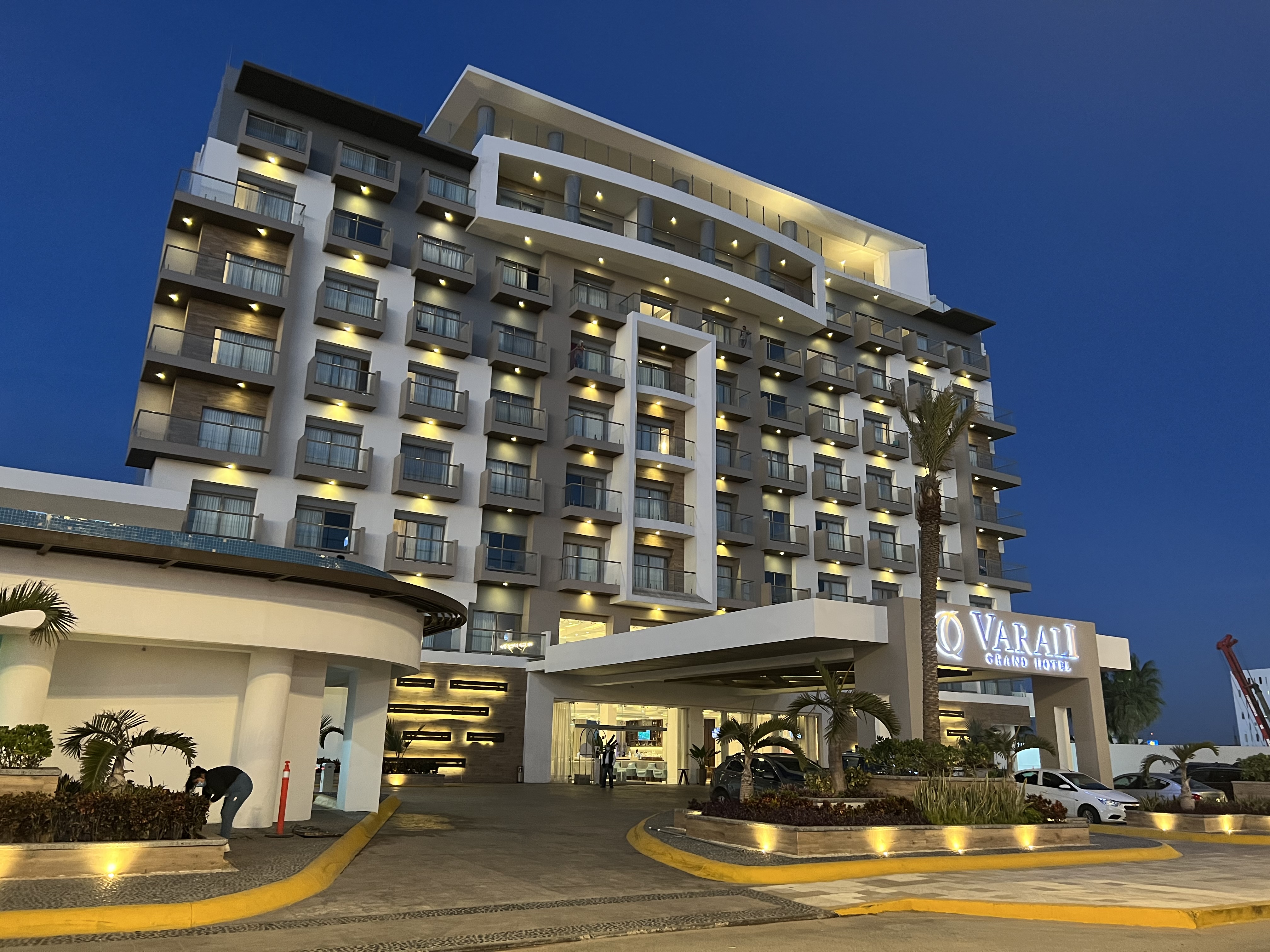 Varali Grand Hotel 4/33