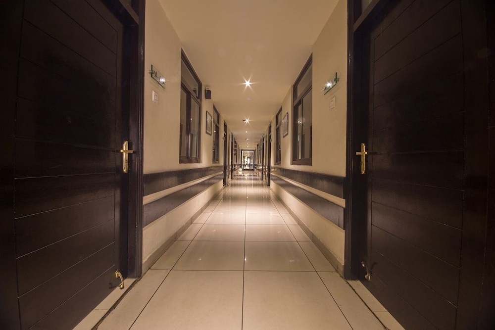 Anr Hotels 8/15