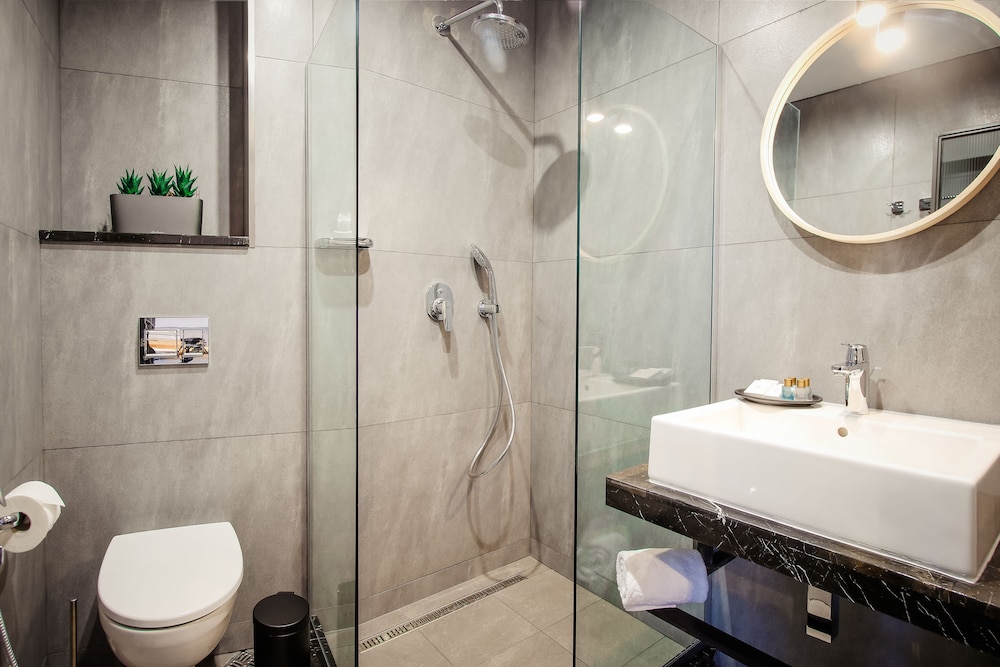 Tuta Hotel 46/50