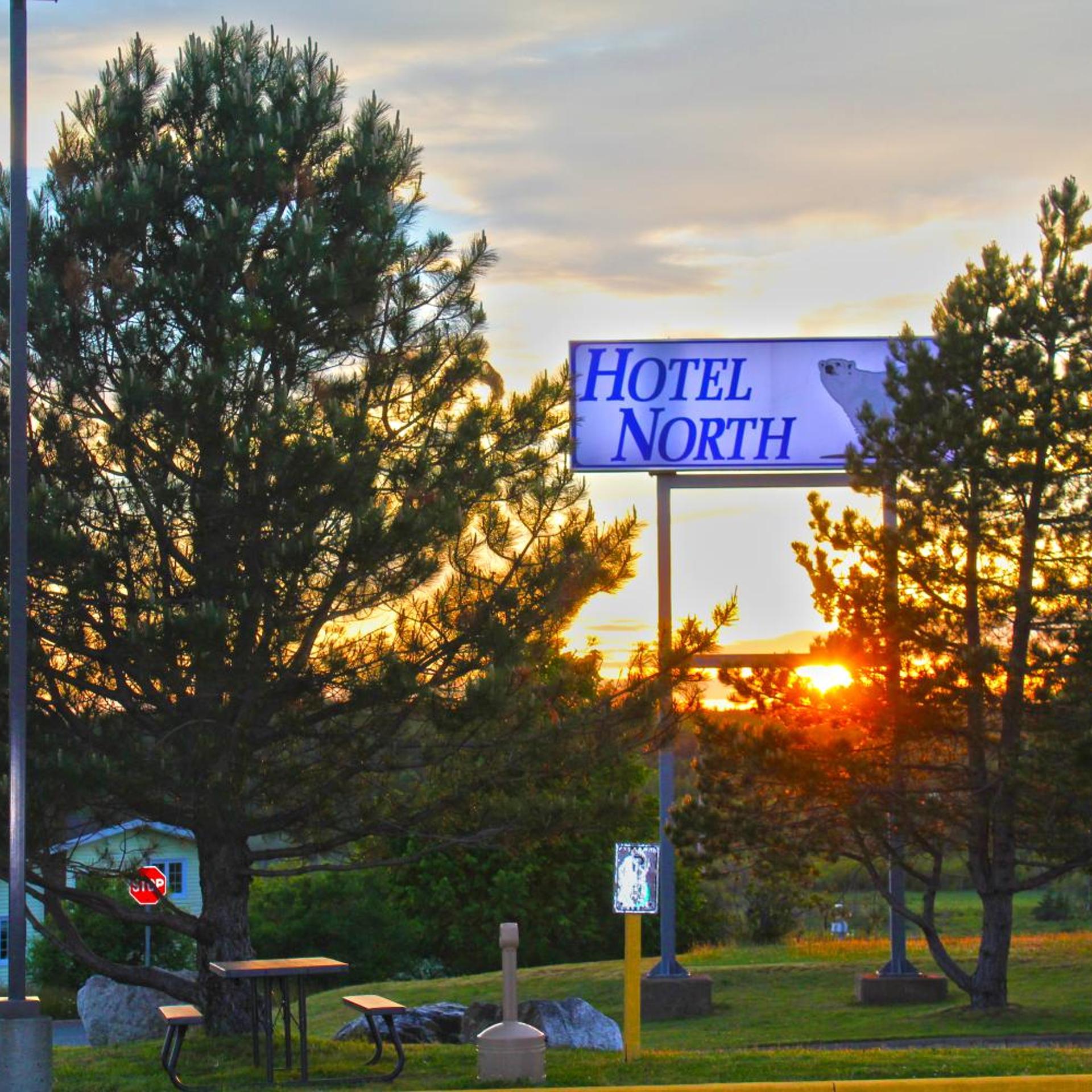 Hotel North 4/49
