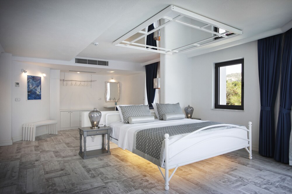 junior suite, partial sea view