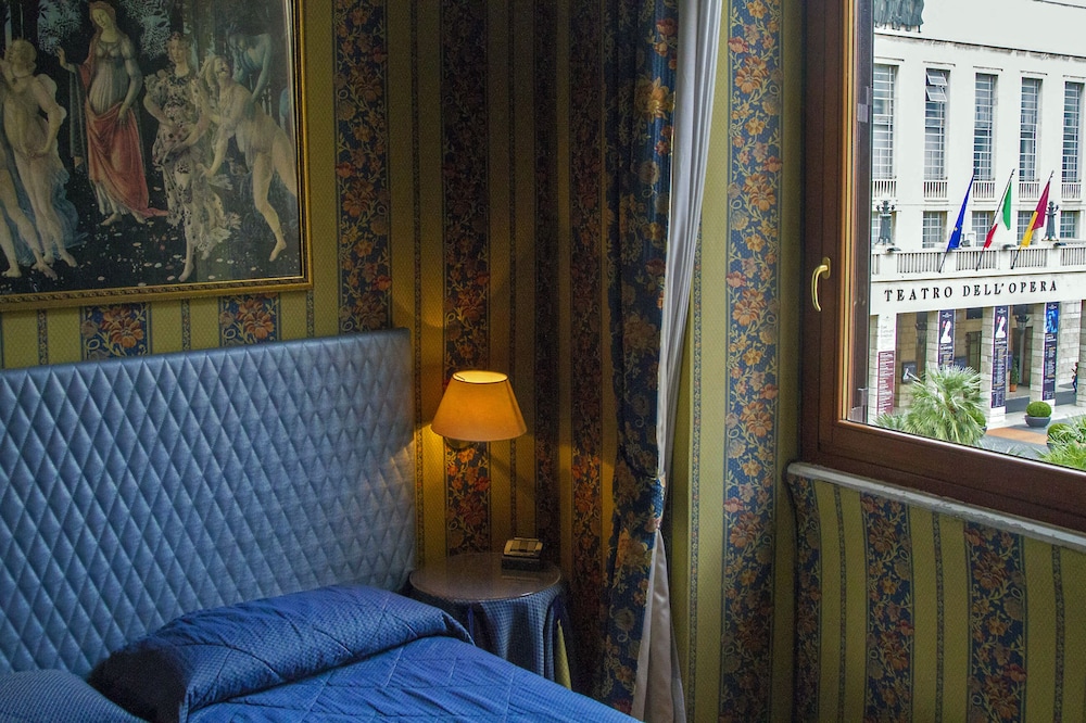 Hotel Lirico Roma 40/63