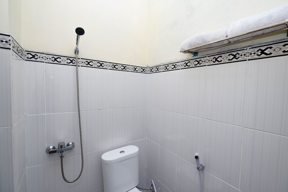 Super OYO Capital O 2258 Santana Syariah Guest House 21/41