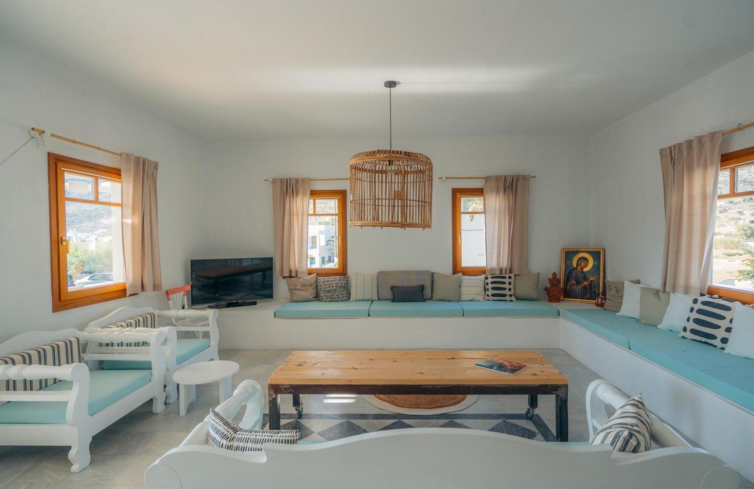 Aeolos Apartments 44/60