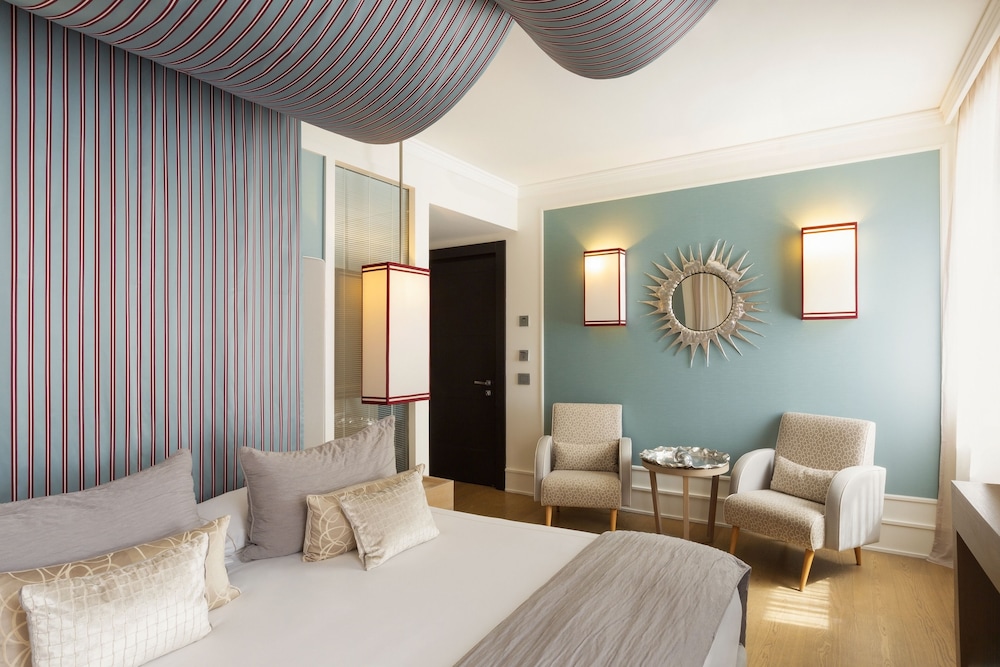 Eight Hotel Paraggi 64/92