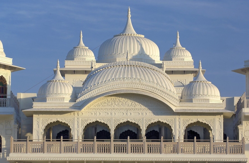 Shiv Vilas Resorts in Amer