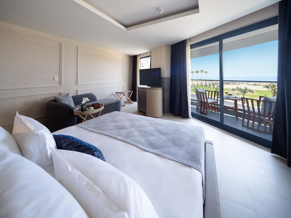 Breeze, Suite, Queen Bed