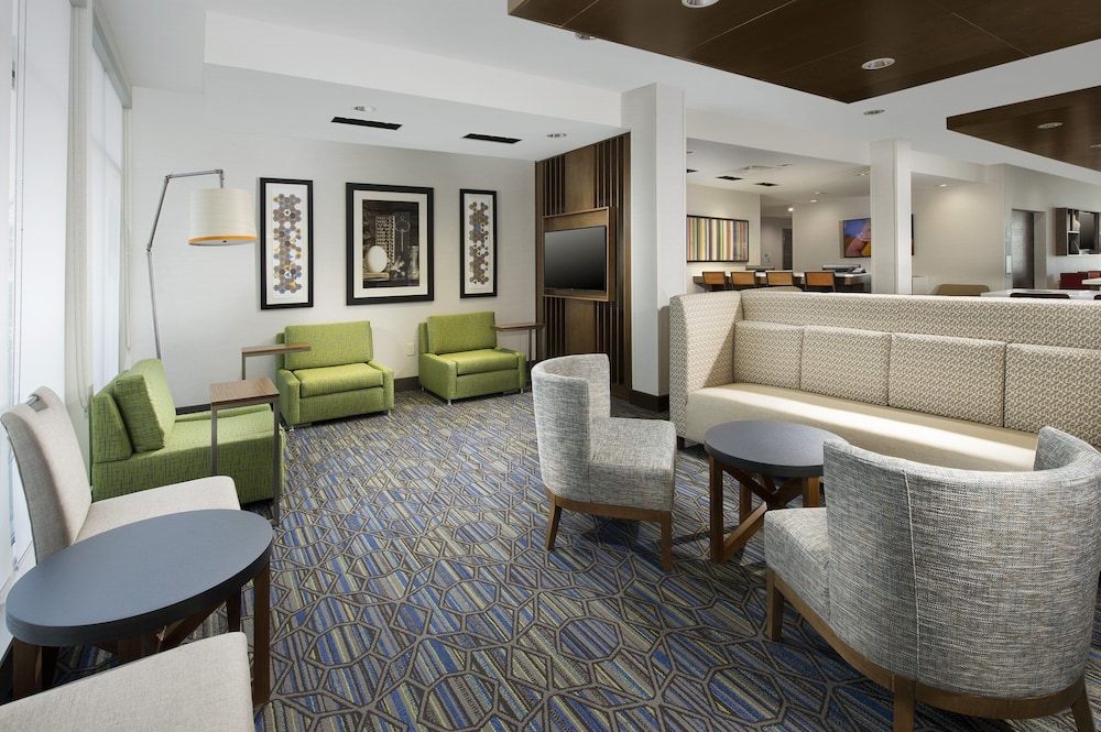 Holiday Inn Express & Suites New Braunfels 38/64
