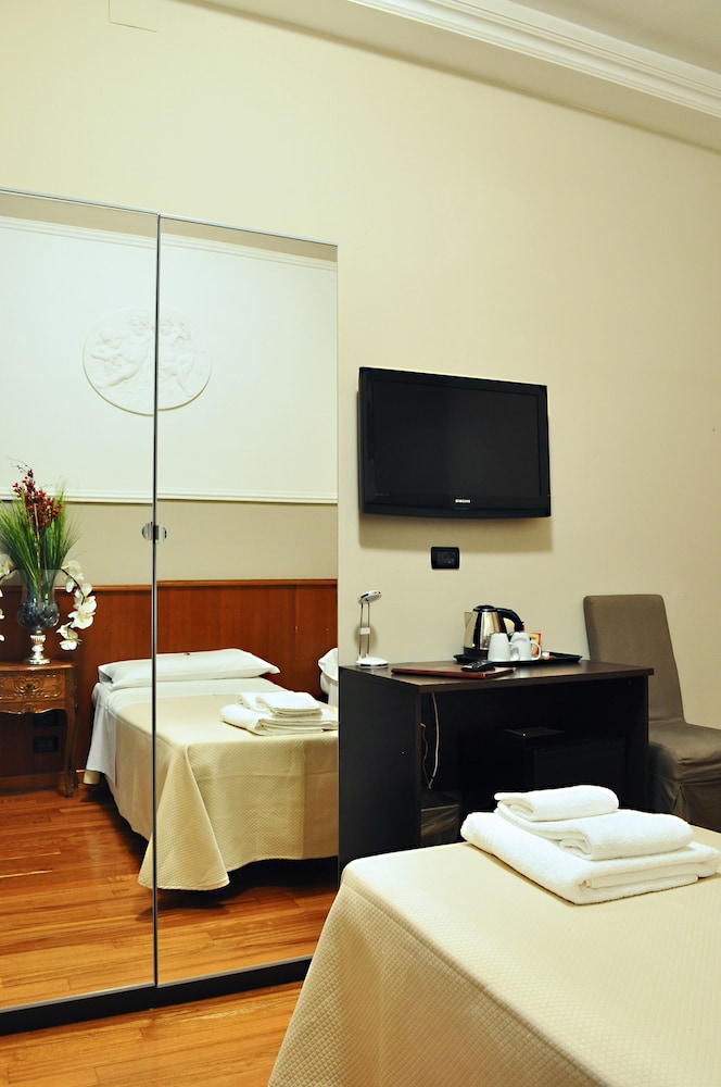 Hotel Twenty Nine 5/29