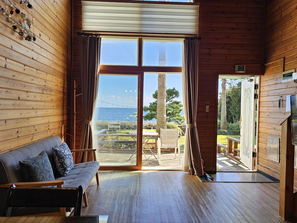 Old Man And Sea Pension 8/33