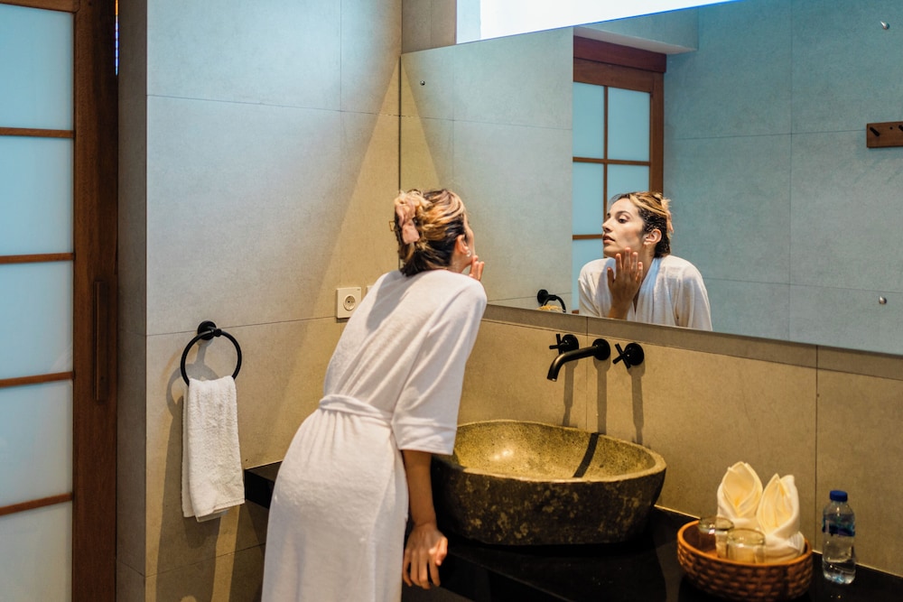 Aq Va Hotel And Villas 10/77