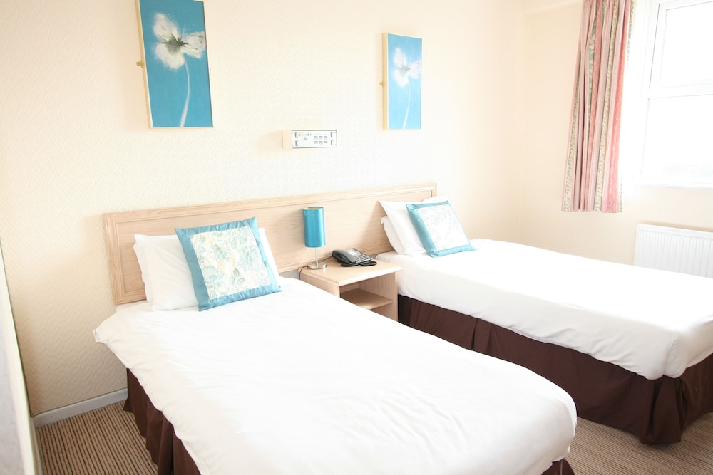 Pentire Hotel 24/63