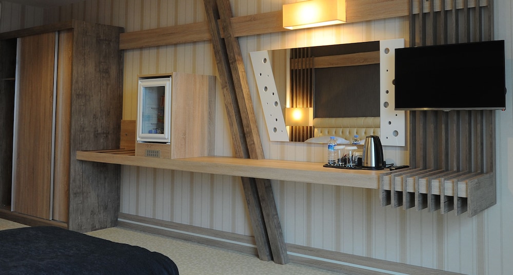 Neba Royal Hotel 10/50