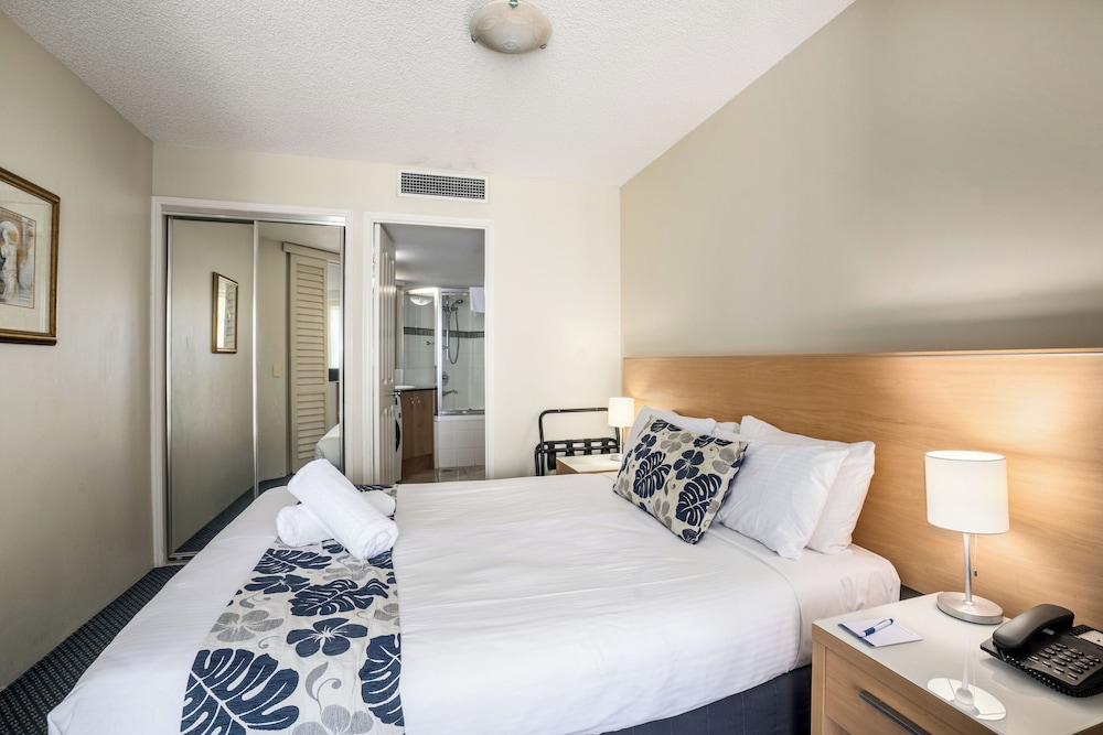 BEACH, SUPERIOR, STUDIO