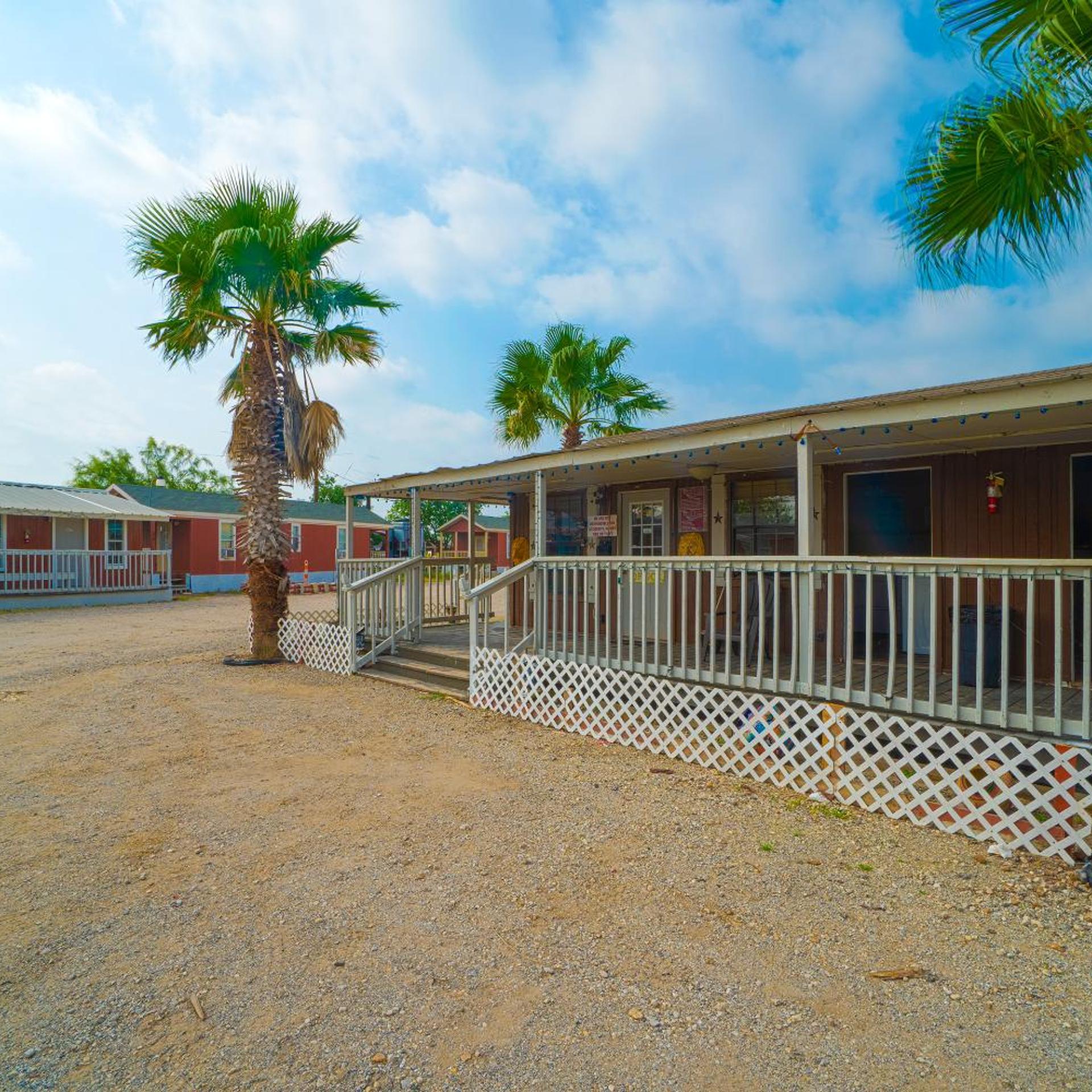 Grand Eagle Ford Lodge & RV Park Tilden By OYO 48/58