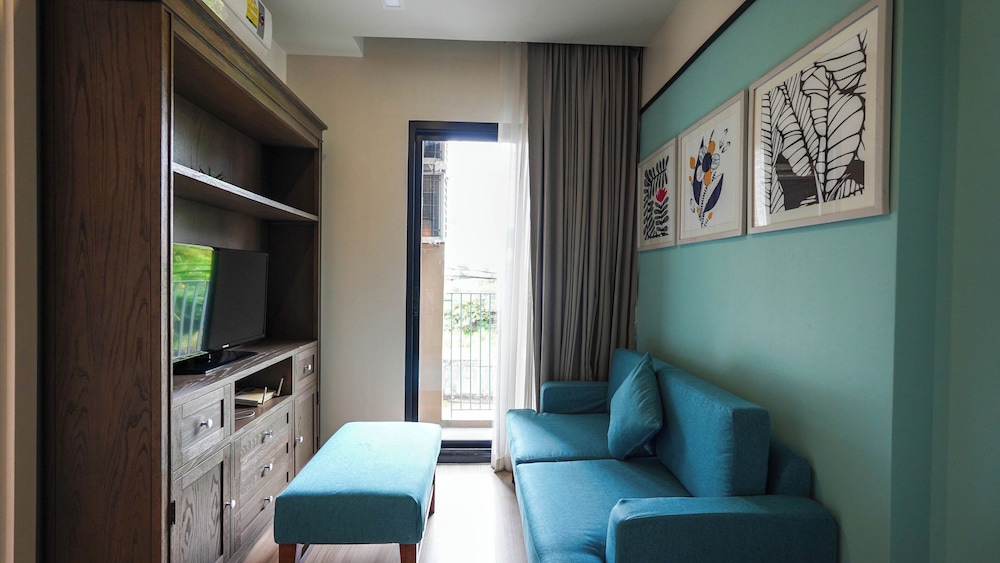 غرفة قياسية بسرير كينج، DLUX Condominium 8/10