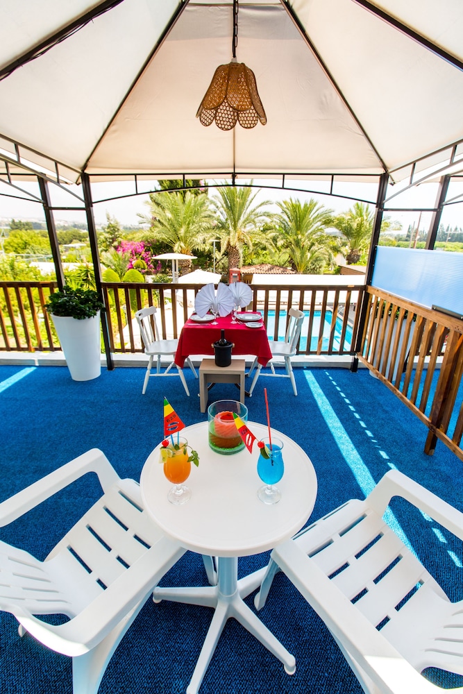 Fitos Inn Guest House 34/50