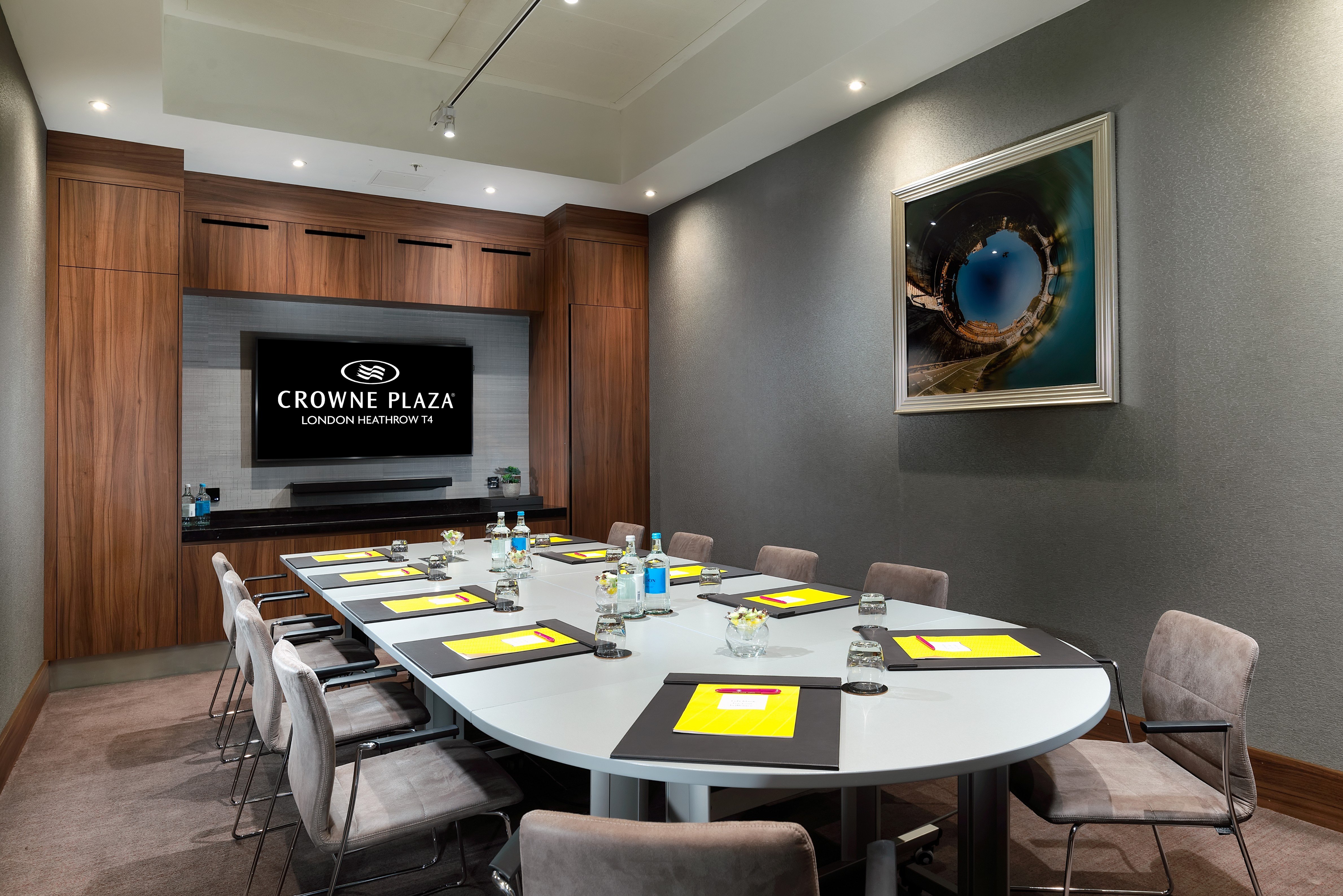 CROWNE PLAZA LONDON HEATHROW T4 60/65