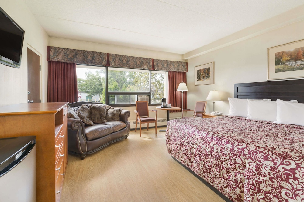 Travelodge by Wyndham Edmonton East 22/29