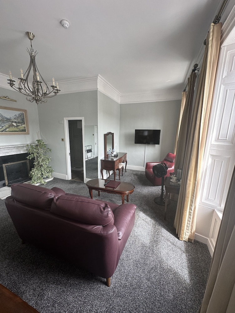 Long Quay House 28/50