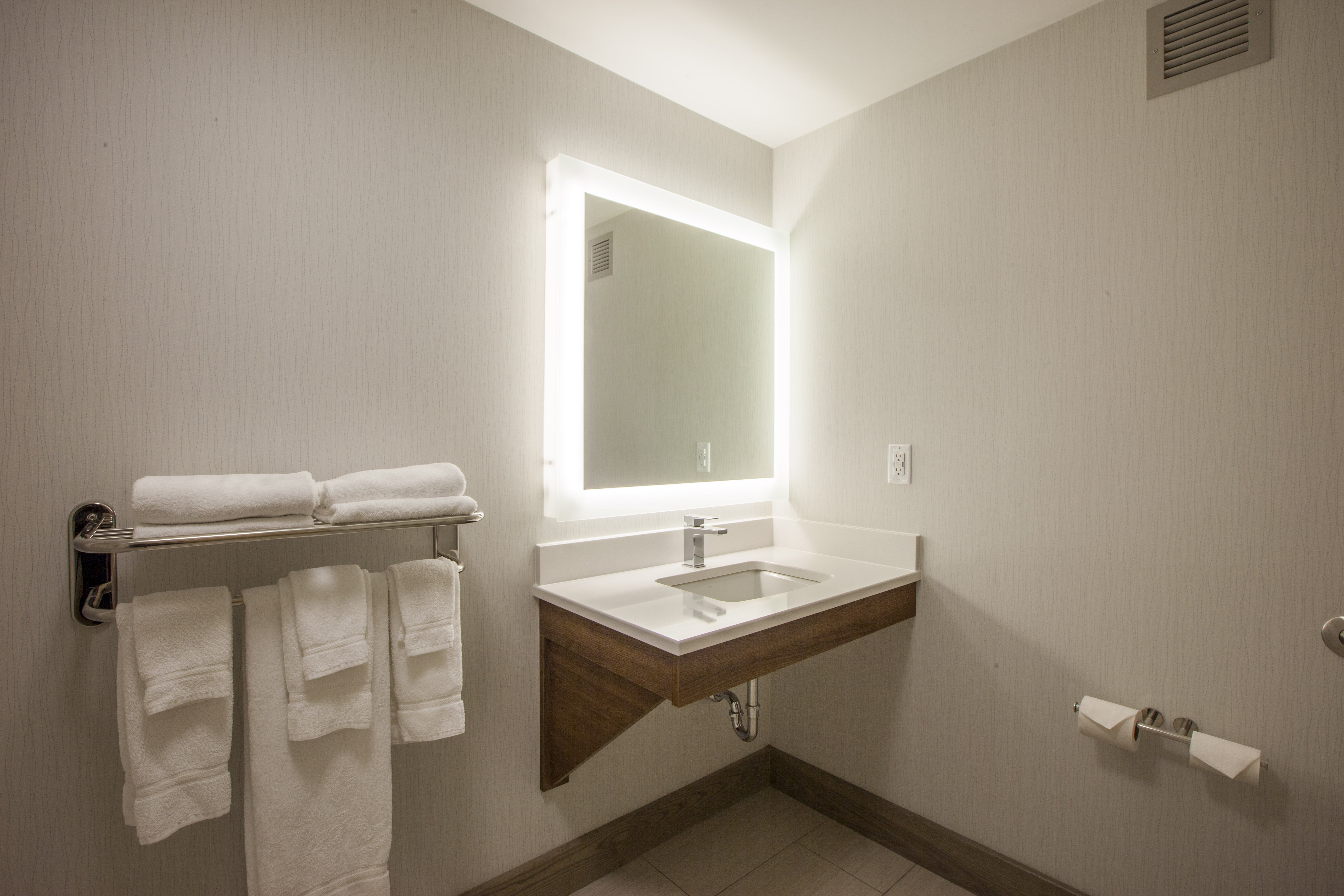 Holiday Inn Express Saint John Harbour Side Hotel 69/69