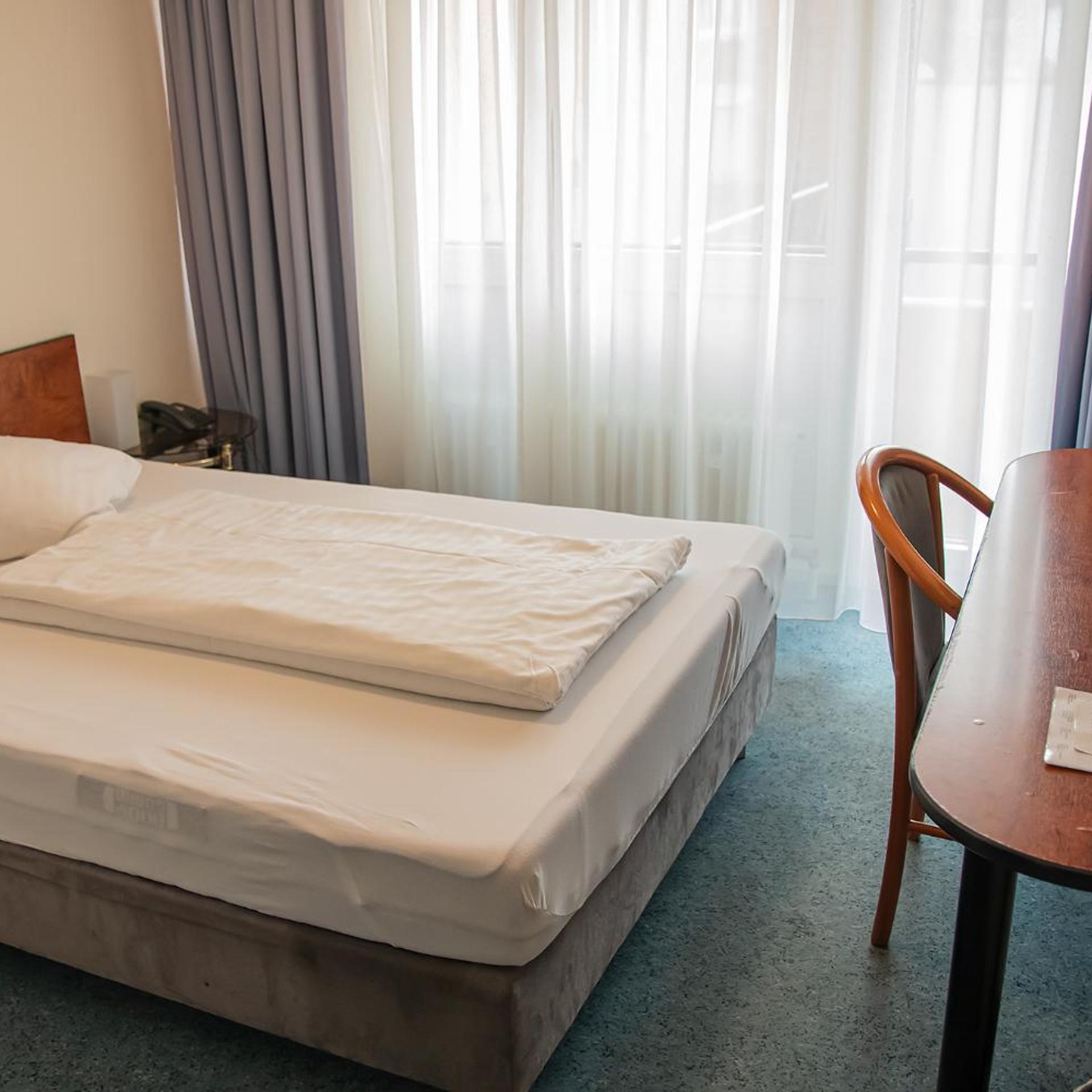 Hotel Alpha 12/26