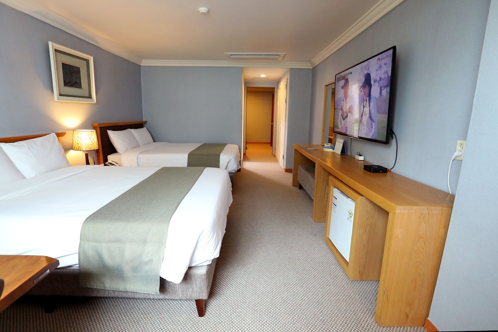 Prime Tourist Hotel 15/56