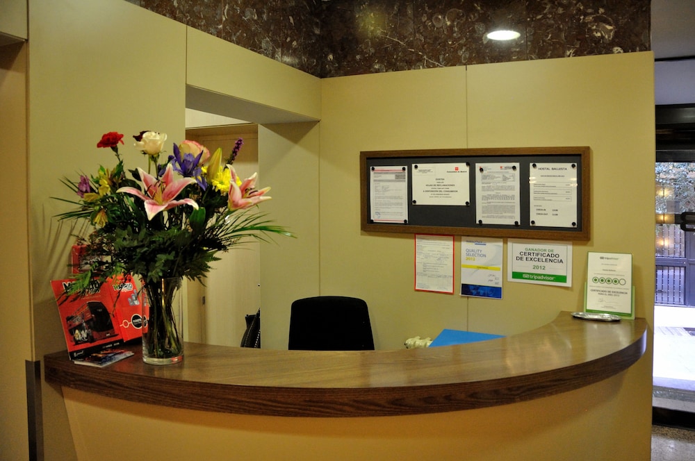 Hostal Ballesta 9/69