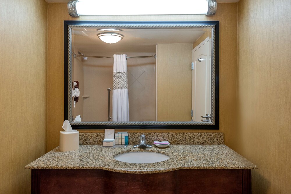 Hampton Inn And Suites Florence North I 95 Sc 25/48