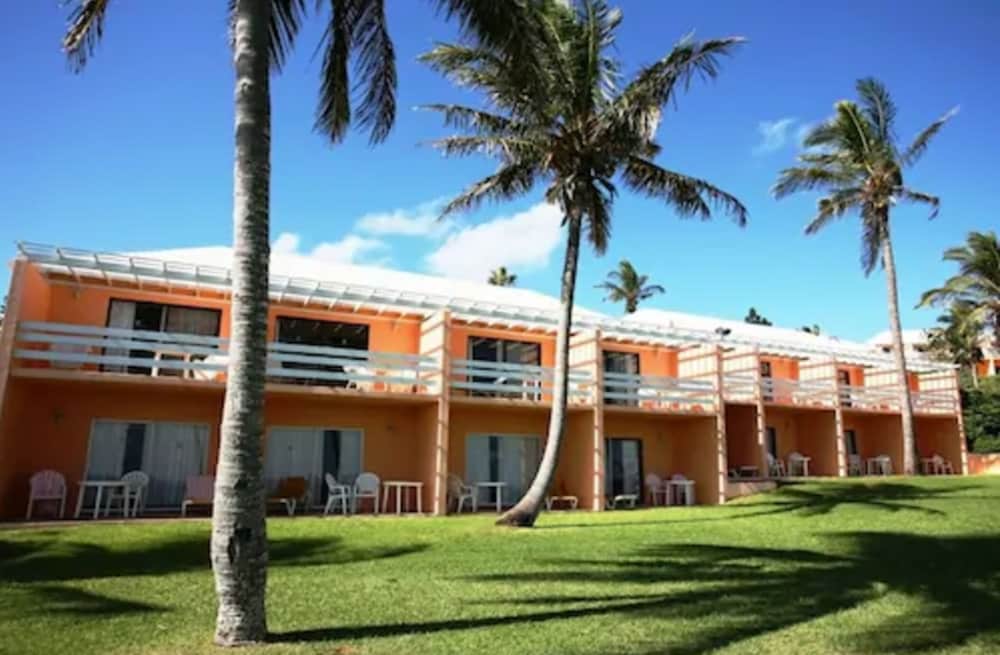 Coco Reef Bermuda 6/62