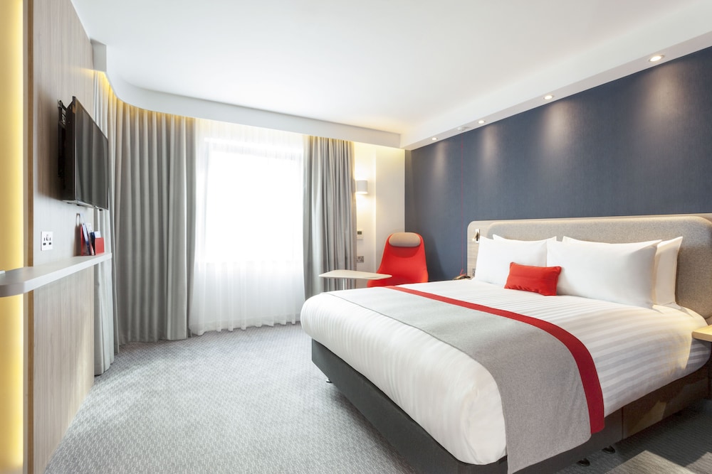 Holiday Inn Express St. Albans - M25, Jct.22 12/76