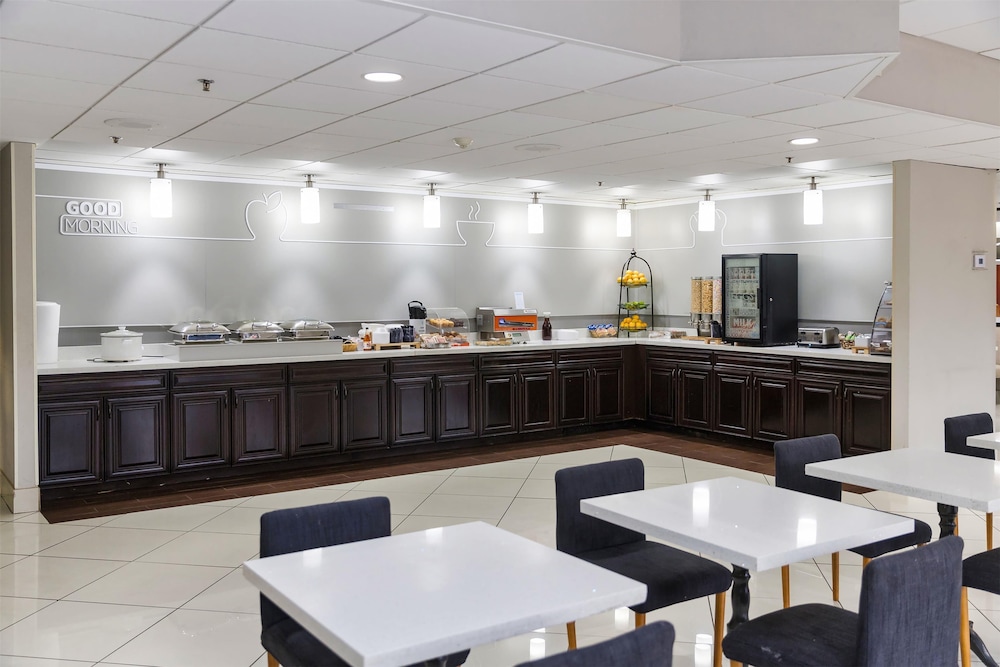 Elimwood Hotel, A Ramada by Wyndham 46/64