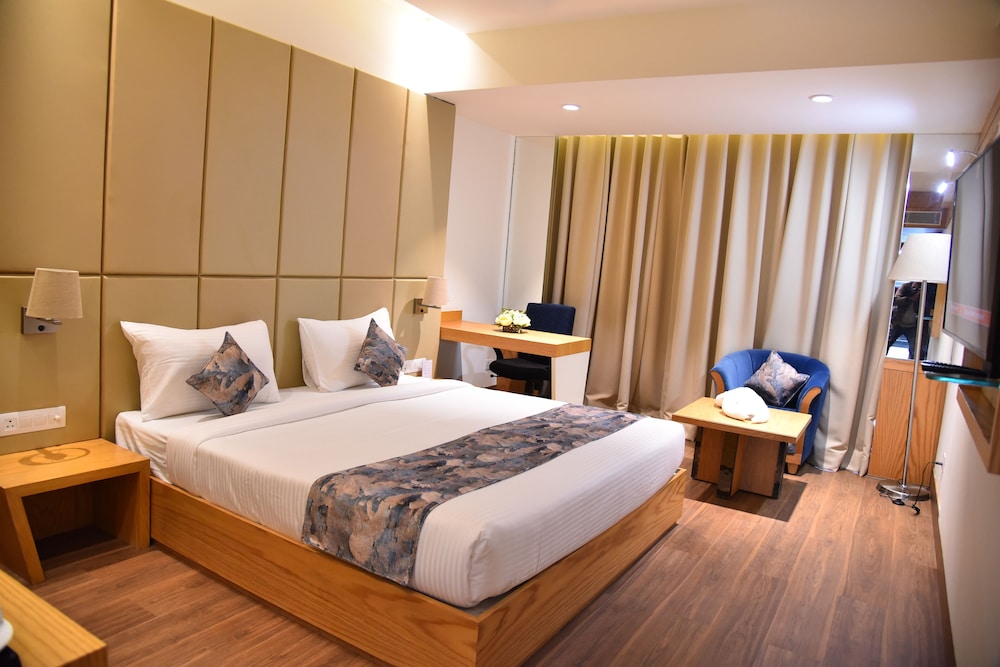 Hotel Narayanam 25/50