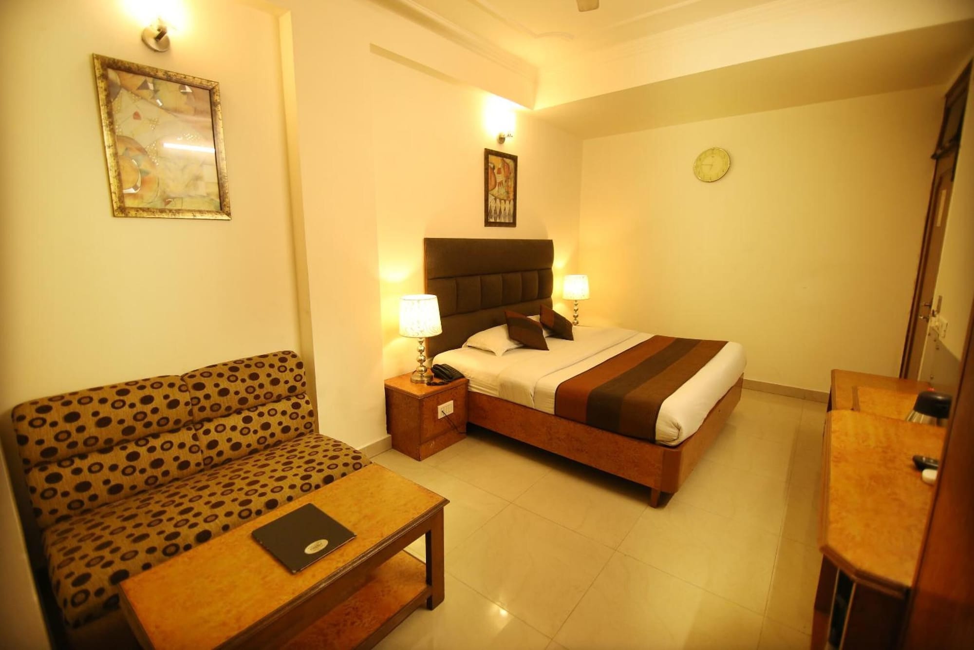 PREMIUM, QUEEN BED