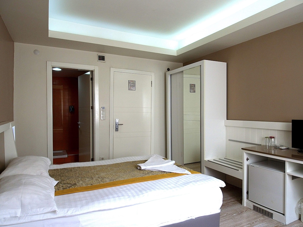 GRAND AS HOTEL 27/64