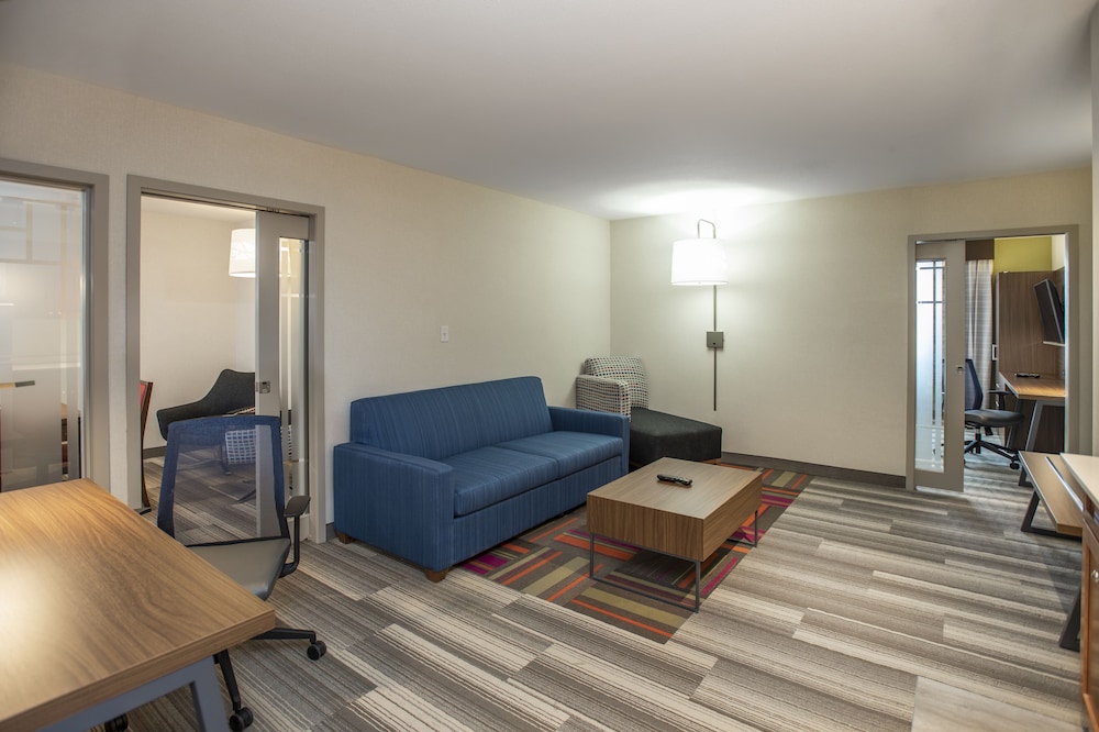 Holiday Inn Express Hotel Suites Medicine Hat Transcanada Hwy 46/75