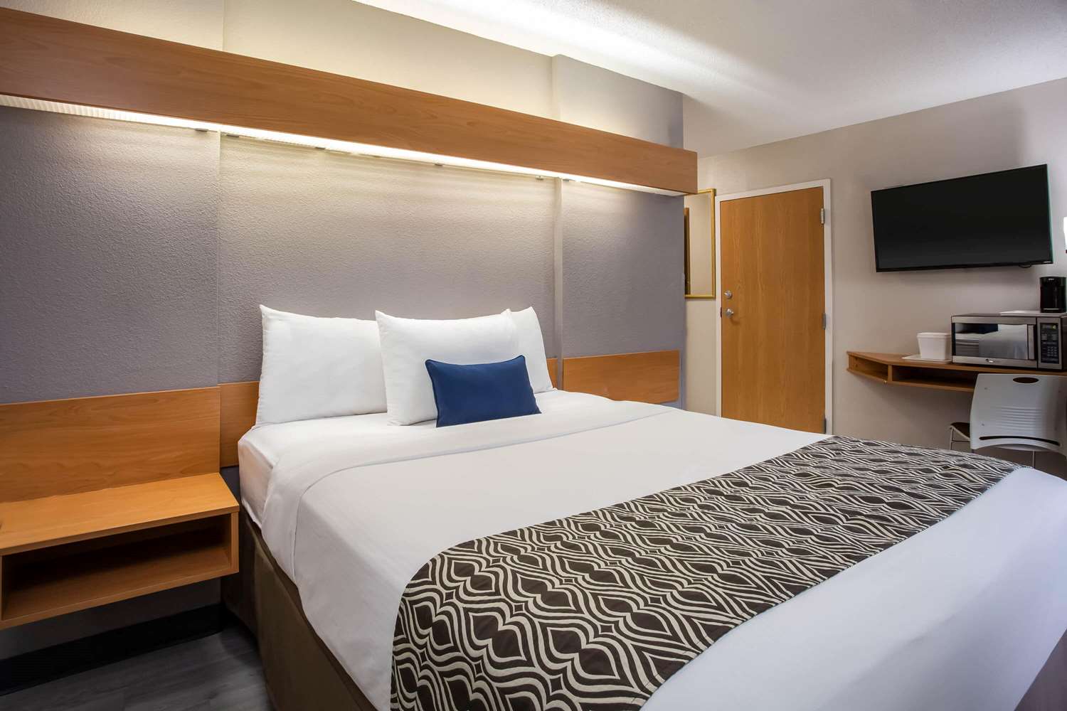 Microtel Inn & Suites by Wyndham Southern Pines / Pinehurst 14/41
