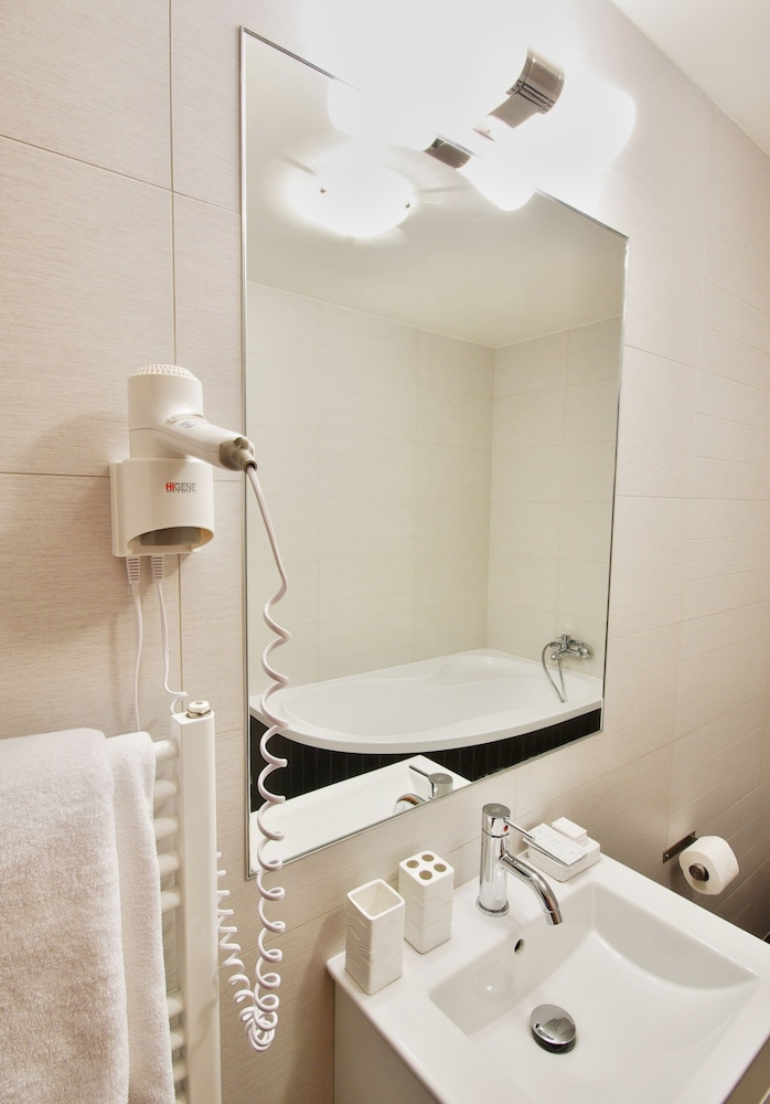 Adeba Hotel 22/49
