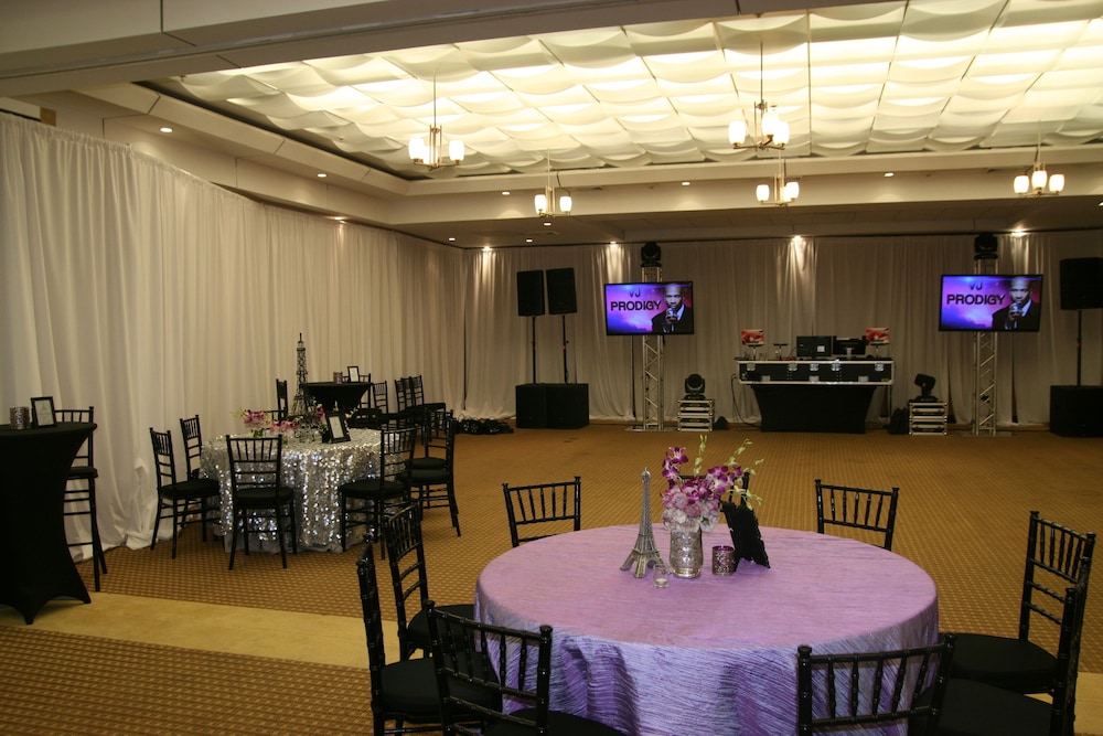 Holiday Inn Macon North 64/79
