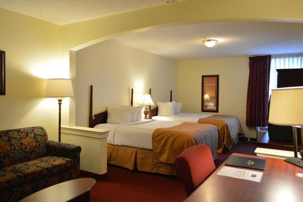 Opal Hotel and Suites 13/50