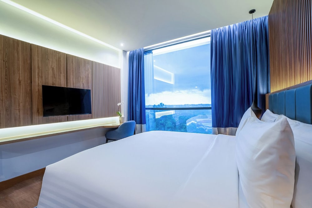Aston Emidary Bangka Hotel and Conference Center 31/57
