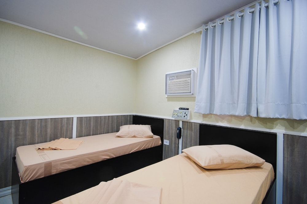 Calamares Hotel 5/49