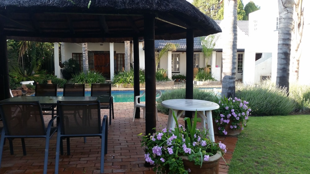 Six Valk Avenue Self Catering Guest House 40/50