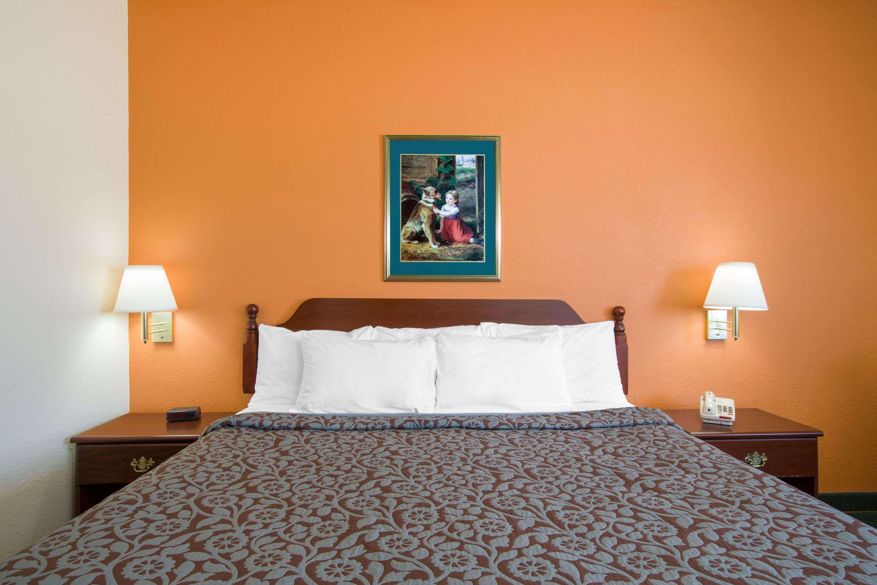 Days Inn By Wyndham Butler 23/32