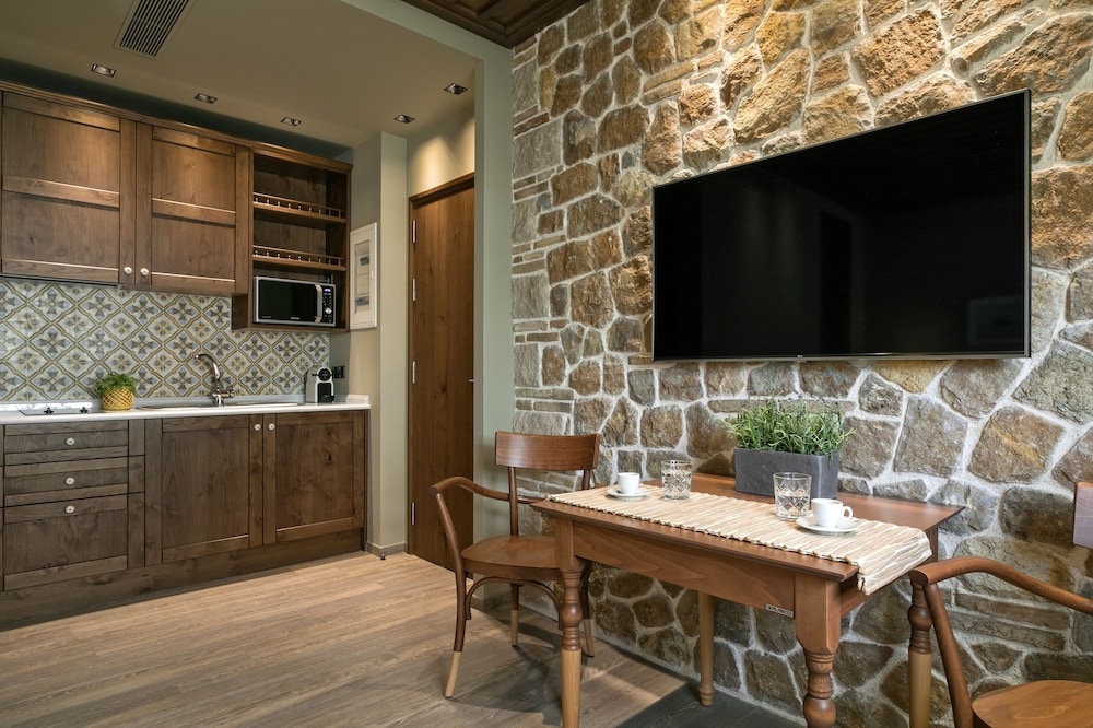 Estia Boutique Apartments 5/50